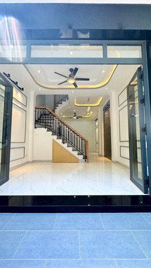 hxh 1/ phan văn trị- đối diện kdc cityland- 4 tầng.