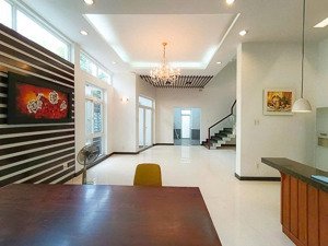 cho thuê biệt thự góc 2 mặt tiền ngay công viên - giá 60tr - làm văn phòng kết hợp ở - có nội thất