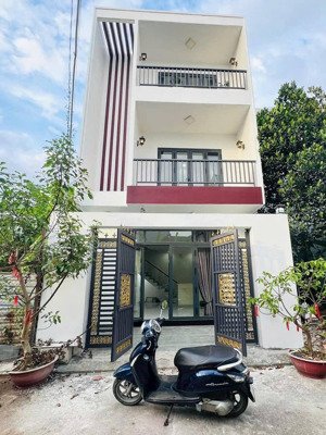 nhà chính chủ bán gấp ngay đường liên phường , long trường, ngay golba city. dt 60m2 - giá 3,5 tỷ