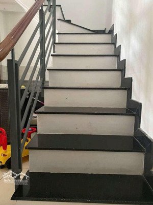 bán nhà hẻm xe hơi đường tô ký, thới tam thôn. 4x25. 100m2. 3 tầng. 4,6 tỷ.