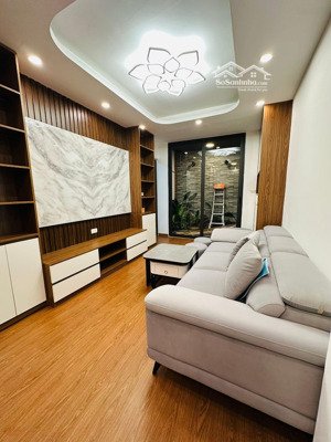 hoàng quốc việt, ngõ 3 gác phóng thông các ngả, sát phố, 50m ôtô, móng 7 tầng, tặng nội thất nhập