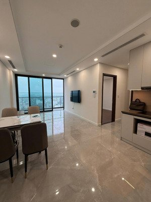 ss iconic bán căn hộ 2 ngủ 74m2 siêu rẻ, tầng cao view thoáng liên hệ: mr. tuấn hoàng