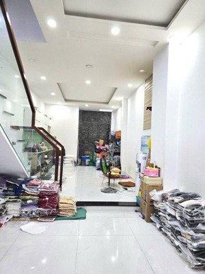 nhà 4 tầng, 4x12.5, sổ vuông a.4- thông số chuẩn ít có ngay nguyễn văn đậu- hoàng hoa thám.