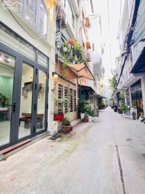 Bán nhà Chính Kinh, ngõ rộng thông gần phố, full NT, ô tô đỗ tận cửa, 38m2, hơn 7 tỷ