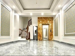 bán nhà đông ngạc 32m2-5 tầng gara oto- trước nhà oto tránh