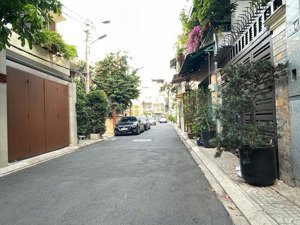 hiếm! nhà 2 mặt hẻm ô tô 6m nguyễn trọng tuyển, pn cách mt 20m. dt 4x15 nở hậu- 3 tầng st giá 13 tỷ