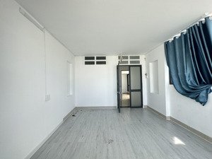 đầu tháng 1 trống - studio bancol tách bếp thoáng mát - sẵn máy lạnh