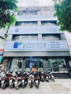 cho thuê nhà mặt phố láng hạ, vị trí đẹp khu đông văn phòng,diện tích sử dụng:350m2,nhà 4tầng+tum