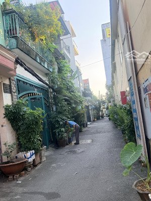 bán nhà 3 tầng hxh thông khu vip q3 ngang 3.8m giá ngon chốt nhanh chỉ 7.98tỷ