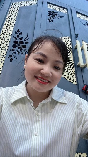 nóng hổi mới ra lò-e mặt tiền cực đẹp bonus thêm thiết kế bên trong quá ưng.thấy e là chốt liền tay