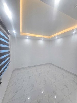 gấp gấp! nhà mặt ngõ hồ tùng mậu, lô góc, 2 thoáng, gần phố, sđcc, chủ tự xây, hàng xóm tốt, 40m*5t