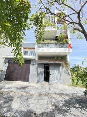 bán nhà 2 tầng 115m2 đường lê long vân p.long tâm thành phố bà rịa giá chỉ 5.7 tỷ