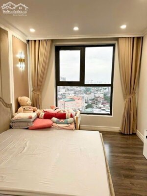 CĂN HỘ CHUNG CƯ VIP PHƯỜNG BỒ ĐỀ 100M, MT8M, BẠT NGÀN TIỆN ÍCH, VIEW MẶT PHỐ NGUYỄN SƠN.