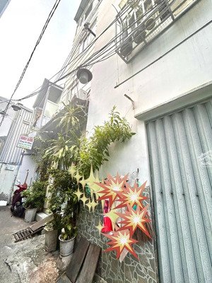 bán nhà đoàn văn bơ chỉ 2.8tỷ - 10m ra mt đường, nhà mới vào ở ngay - đi tôn đản, nguyễn tất thành