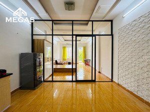 phòng cuối dự án mới toanh có bancol tại tân bình