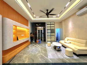 ô tô tránh phố thái hà - 38m x 7t - thang máy - 12.9 tỷ