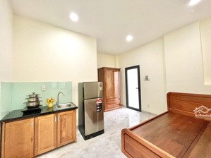 phòng cao cấp nhà mới 100% ngay chợ phạm văn bạch tân bình giá 3tr7