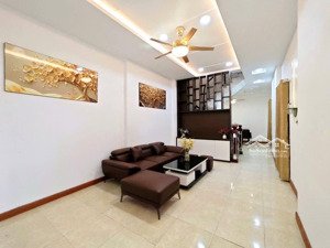 bán nhà ngọc thụy,40m_6 ngủ,gần mipec long biên,chỉ 8.35 tỷ