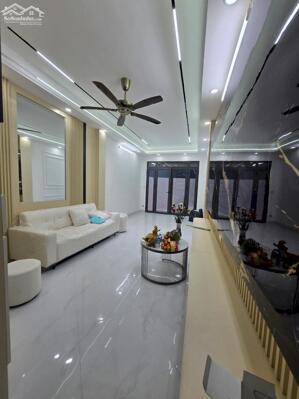 Bán nhà đường Giáp Bát, Hoàng mai, 6 tâng thang máy mới nhà đẹp ở luôn ngõ rộng