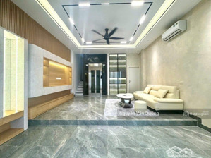 cực nhanh! phố đê la thành, thang máy, 30m ra phố, ngõ ba gác thông, sổ đẹp, ko quy hoạch, 40m2*6t