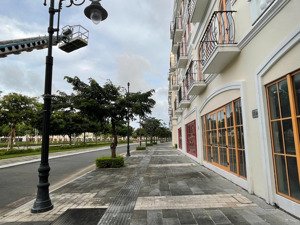 chính chủ bán nhà 5 tầng xây thô, hoàn thiện mặt ngoài, đường 60m, ở hoặc kinh doanh rất tốt