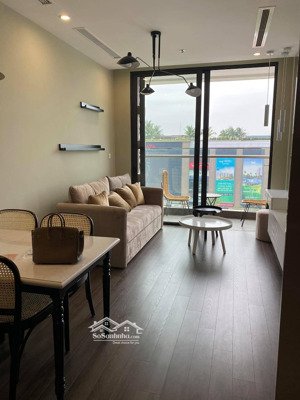 cho thuê căn hộ view đẹp full đồ vinhome symphony, long biên. 2 ngủ 2 wc. 14 triệu. lh: 0984.373.36
