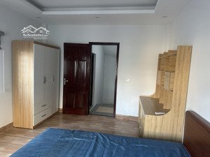 nhà 4 tầng lô góc 2 thoáng phố tây tựu, ô tô cách nhà 50m