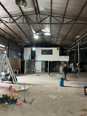 cho thuê kho thúy lĩnh gần cầu thanh trì 500m2, điện 3fa cont đỗ cửa xe tải 10 tấn vào kho