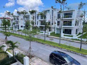 chính chủ bán căn biệt thự đơn lập view trực diện sân golf 401m2 giá 15,3 tỷ.sổ đỏ lâu dài