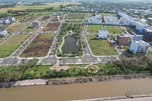 chủ kẹt cần bán nhanh nền góc dt: 136m2 giá tốt nhất phù hợp xây căn hộ dịch vụ cho thuê