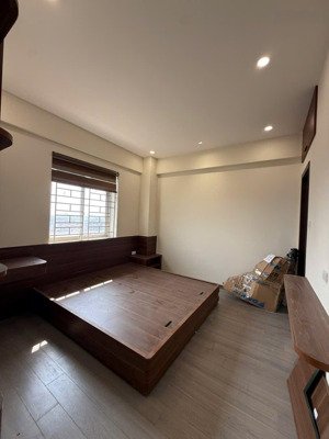 bán cc toà nơ 8 bán đảo linh đàm diện tích sổ 83m2 3 p ngủ 2 wc, full đồ, giá 5,2 tỷ, lh 