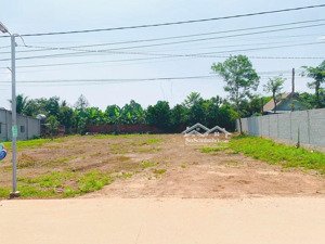 sang lại mảnh 260.5m2 có thổ cư sát chợ ql14 dân đông, giá 290 triệu bang sang tên. gần kcn sầm uất