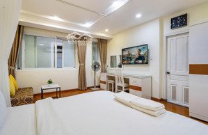 căn hộ 1pn tách bếp | rộng 50m2 | thang máy - dọn phòng | nhận khách nước ngoài | ngay khu phố nhật