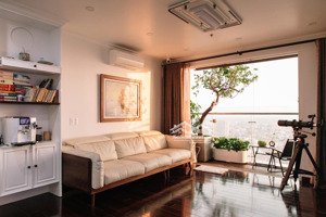 cho thuê căn góc 73m2 đã sửa lại thiết kế, tầng cao nội thất đẹp