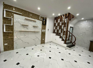 cho thuê nhà phân lô nguyễn chí thanh, dt 55m2 x 5 tầng, mặt tiền 4m, 2 ô tô tránh. giá 22tr/th