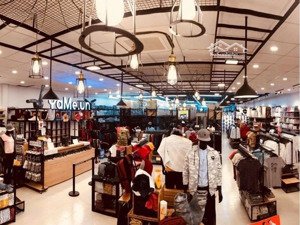 cho thuê mặt bằng mặt phố lê văn thiêm - thanh xuân , diện tích 170m2 , mặt tiền 10m