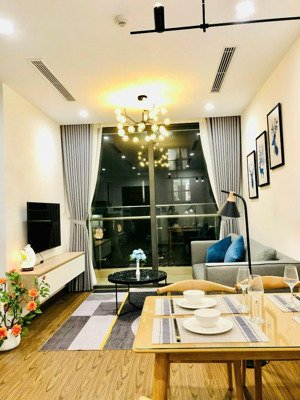 bán ch 70m2, 2n2vs, full nội thất, sẵn sổ đỏ - giá 6,6 tỷ tại 90 nguyễn tuân - lh 