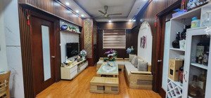 chính chủ cần bán căn 2 phòng ngủ kđt hồng hà nhà ở có sổ, có đồ. ac quan tâm ib e. 