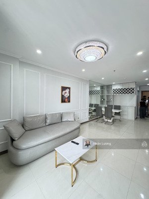 chính chủ bán căn 2pn-2wc-87m2 tại hà đô centrosa q10 nhà đẹp, view thoáng mát có sổ hồng