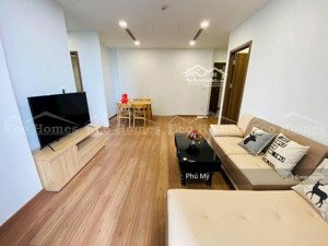 cho thuê căn hộ eco green sài gòn. 86m2, 3pn, 2wc, đầy đủ nội thất. giá 19 triệu vnd.