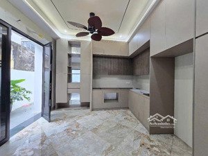 chính chủ thiện chí bán nhà view hồ lõi sài đồng ngõ 42 phố ẩm thực giá giảm sâu còn 7.x tỷ