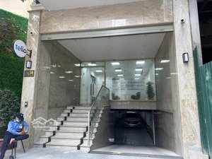 cho thuê nhà mp tô hiến thành: 200m2, mt: 5m, thông sàn, có hầm để xe, riêng biệt. lh: 