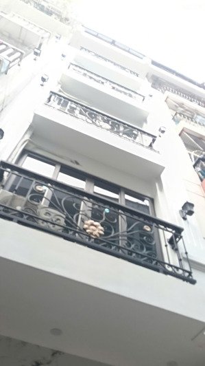 bán gấp nhà rẻ và đẹp cầu giấy - dịch vọng hậu- hà nội.dt 37m2 x 5 tầng ,giá 10 tỷ