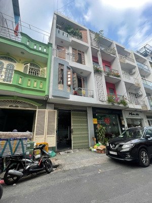 bán nhà mặt tiền đường hoa hồng,p.2,q.phú nhuận. 4m x 16m, trệt 4 lầu, hđt 30 triệu. chỉ 23.2 tỷ