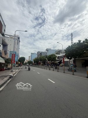 nhà mặt tiền lũy bán bích hơn 9 tỷ