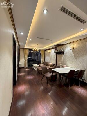 Em cần cho thuê căn hộ cao cấp HC Golden City 3pn 87m2 full nội thất giá 17tr/tháng.