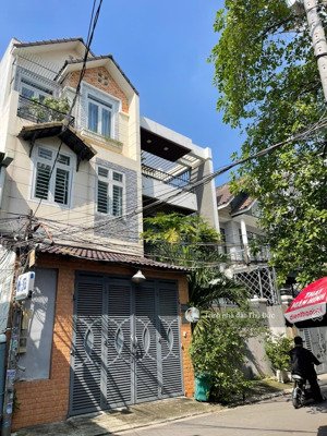 bán nhà riêng hem 606 quốc lộ 13, 8,3 tỷ, 84m2, 5pn, 4wc