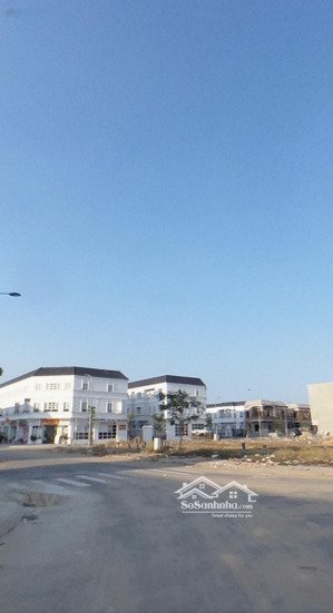 cần tiền trả nợ bán lô 100m2, dân đông, đường to, gần sân bay long thành, dễ kinh doanh