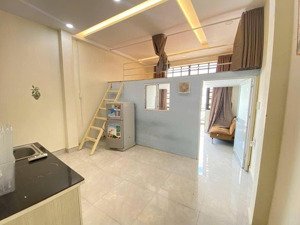 cho thuê phòng 2 không gian ngủ có bancol - máy giặt riêng full nội thất gần học viện cán bộ