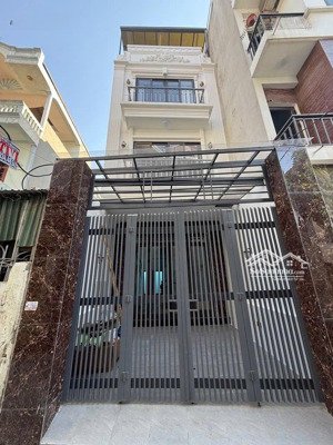 bán nhà thạch bàn 70m² ô tô 7 chỗ vào nhà 2 mặt ngõ giá 11 tỷ